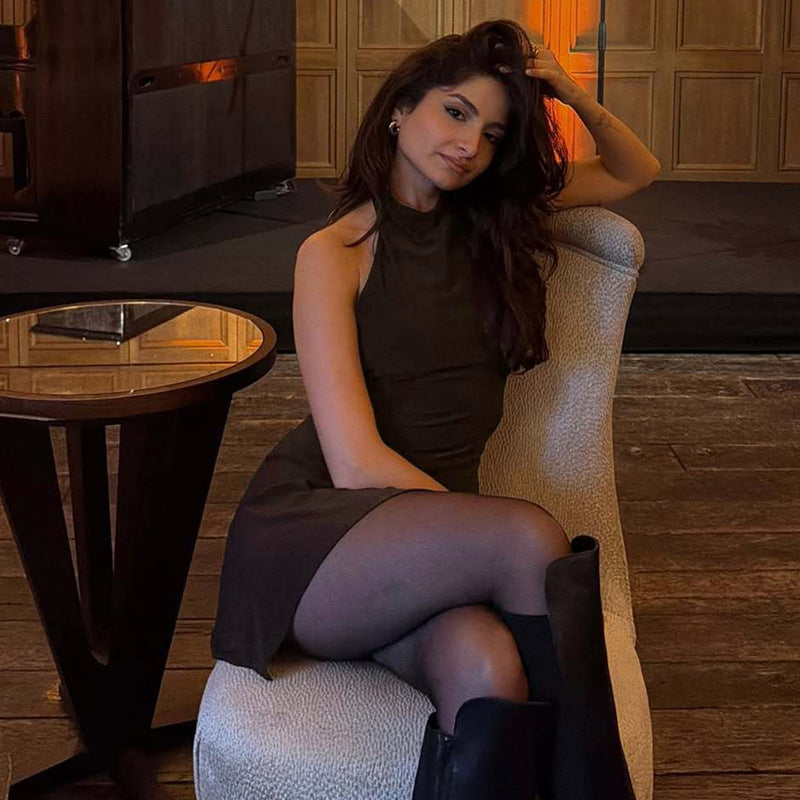 Robe courte asymétrique dos nu