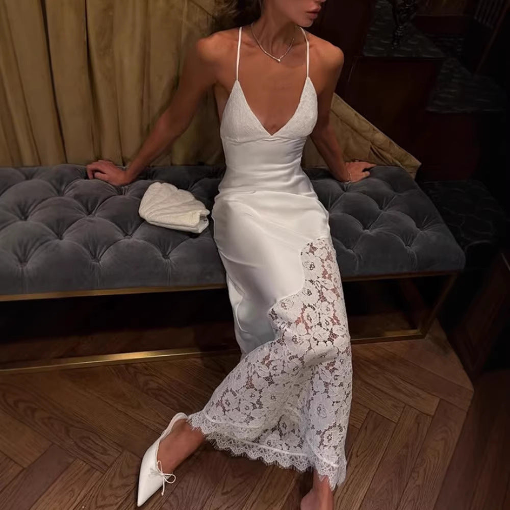 Robe APOLLINE — longue à décolleté V et dentelle — détail porté