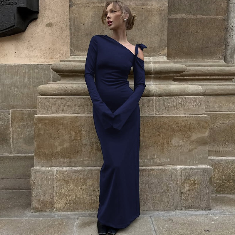 Robe longue asymétrique drapée