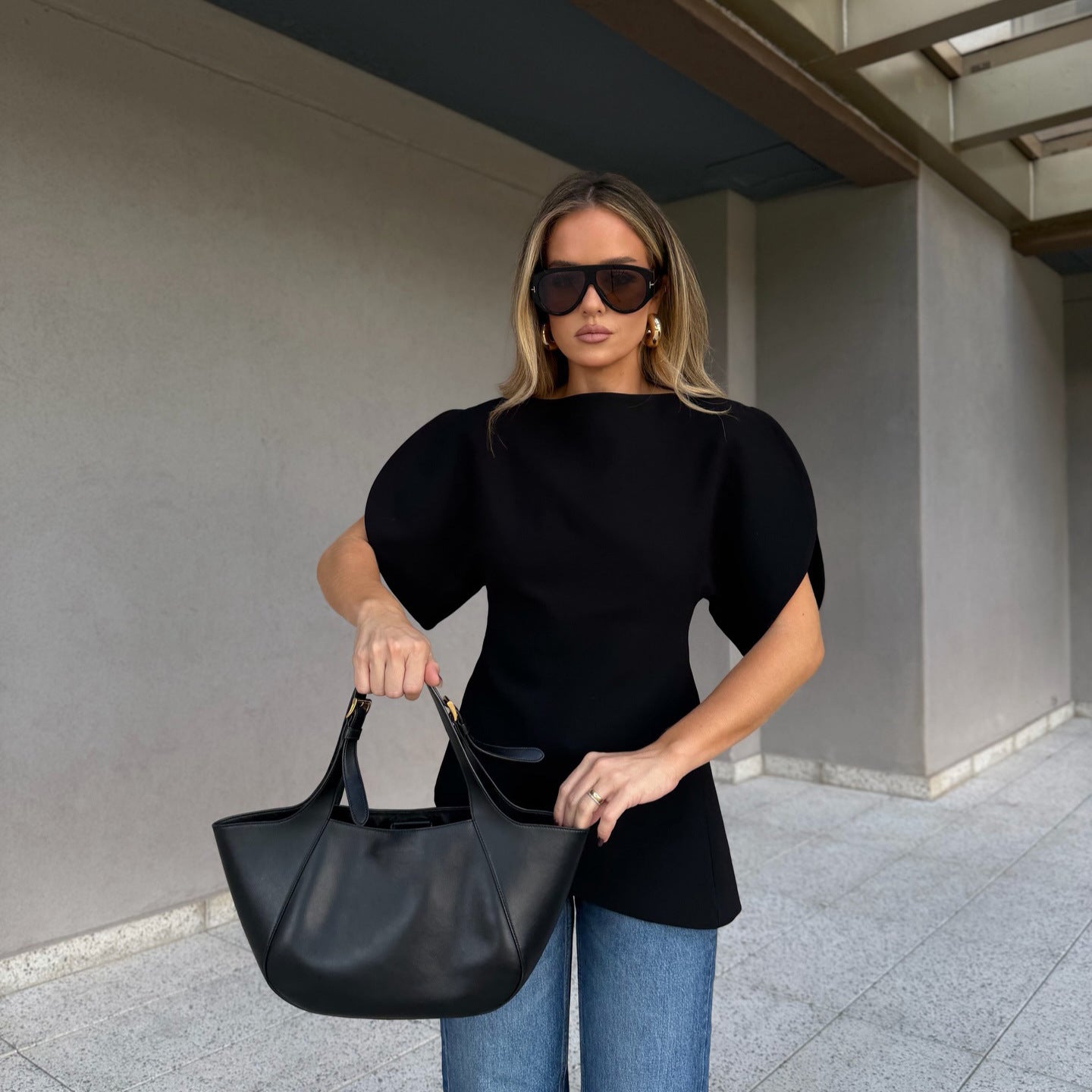 Niche Design Black Short Sleeve Wide Waist Slimming Shirt Summer Office Elegant Top for Women