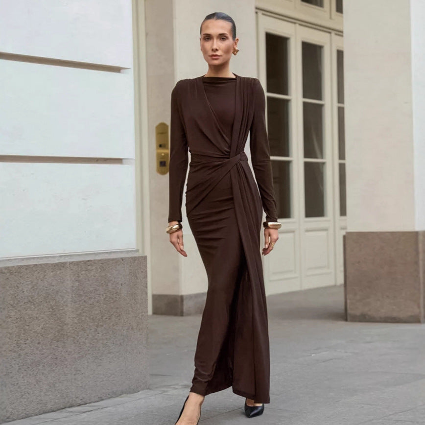 Robe longue texturée et drapée