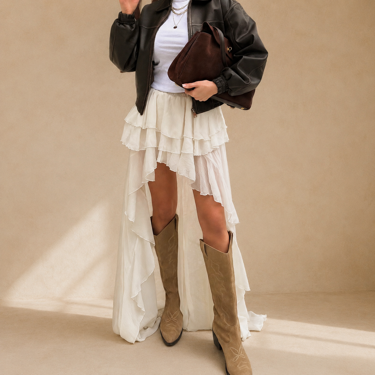 Jupe ALMA asymétrique — vue 3 studio beige