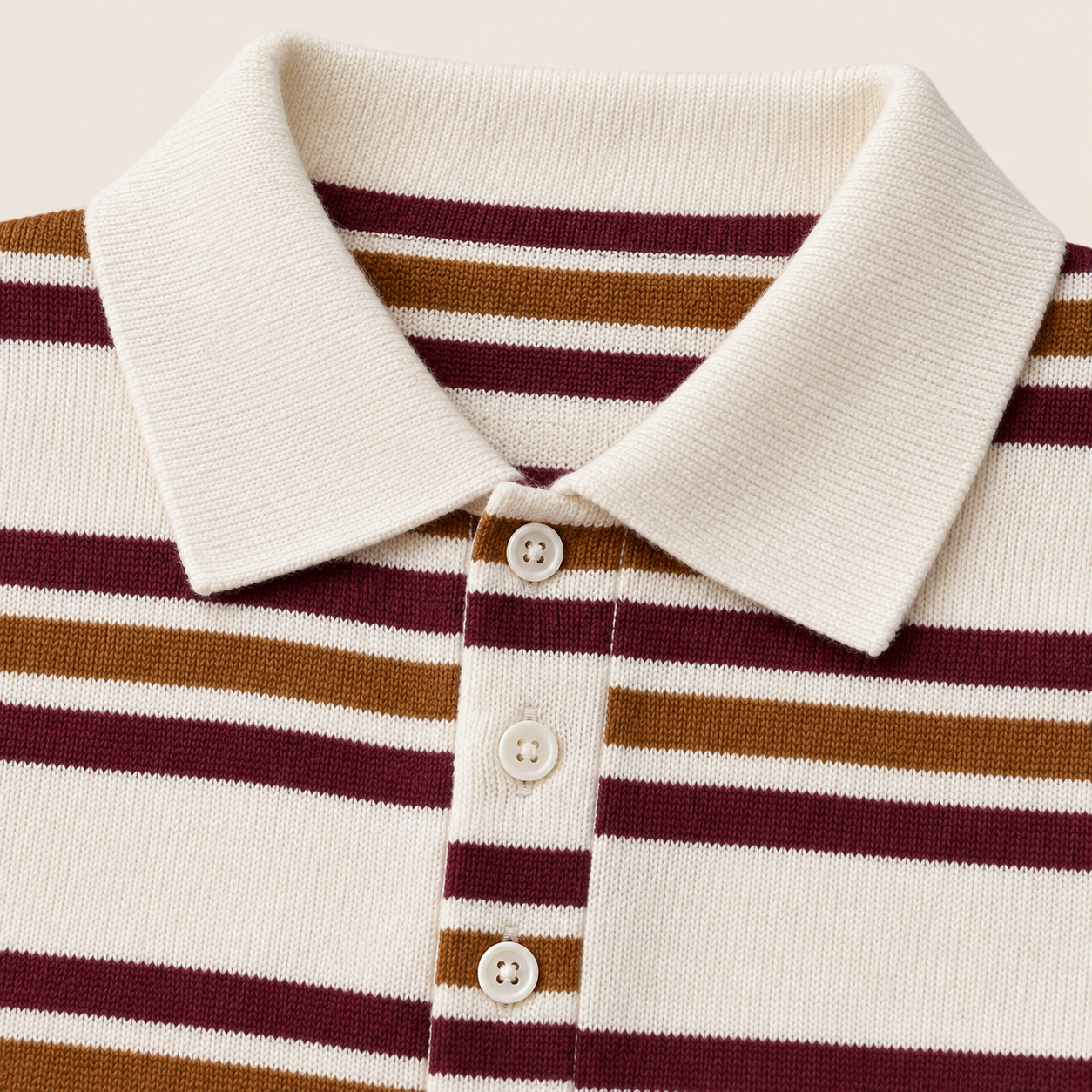 Polo rayé à manches longues — détail du vêtement