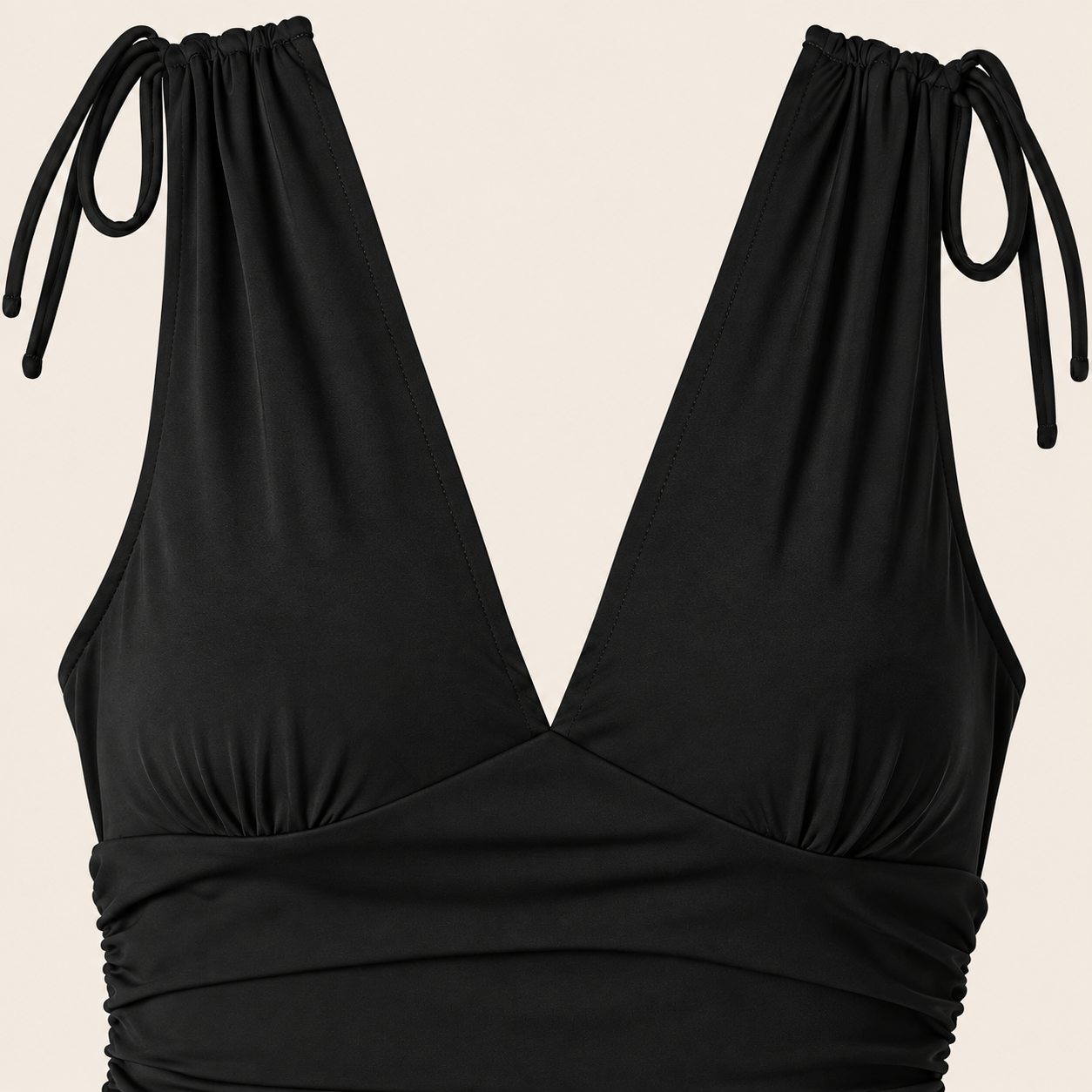 Robe courte drapée à liens — détail du vêtement