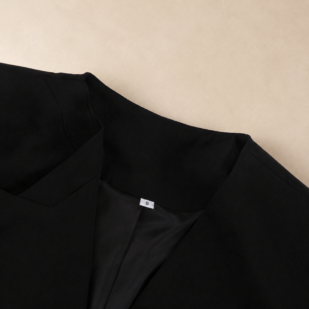 Ensemble NORA noir — vue 2 studio beige