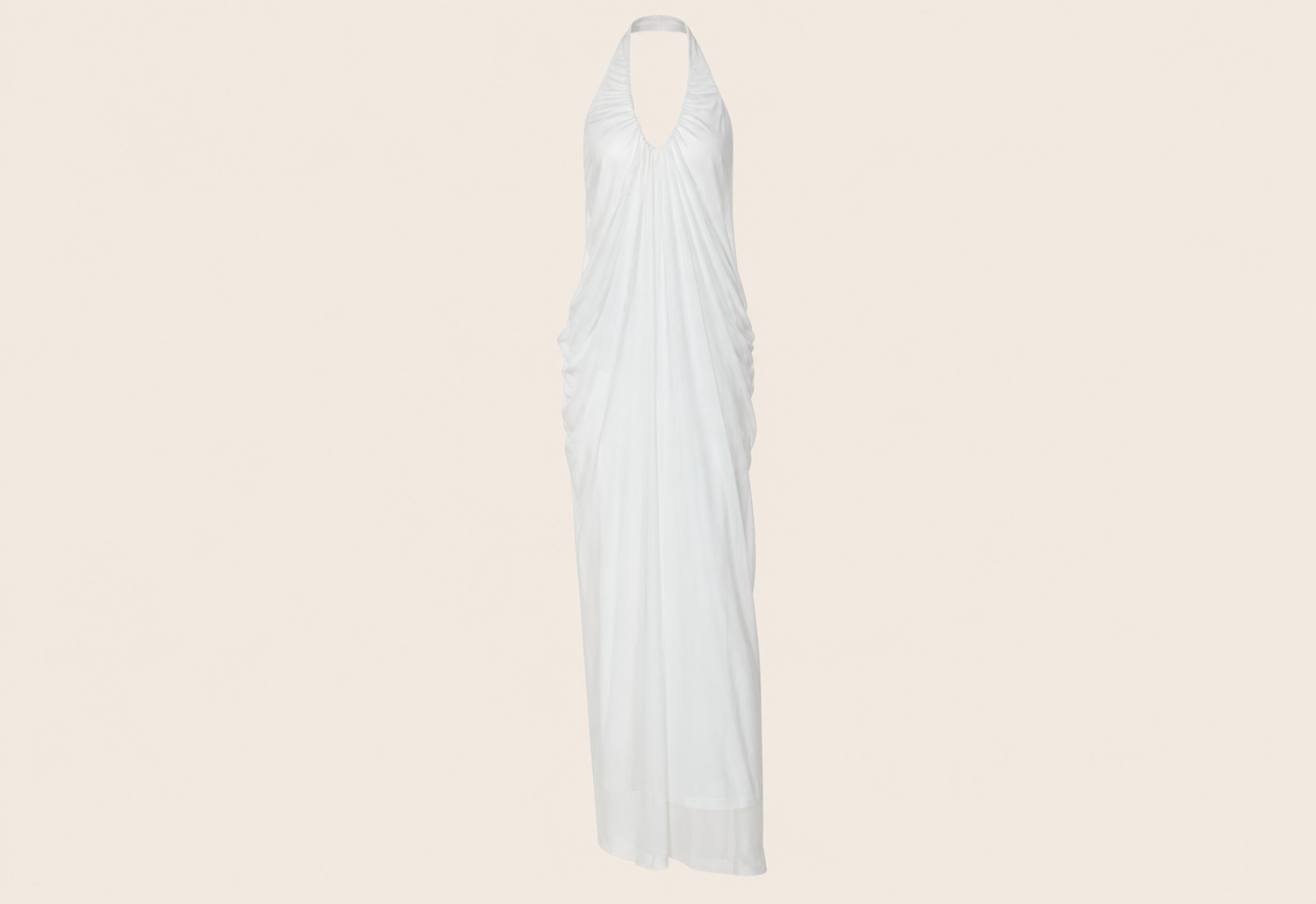 Robe longue dos nu plissée — vêtement seul sur fond beige